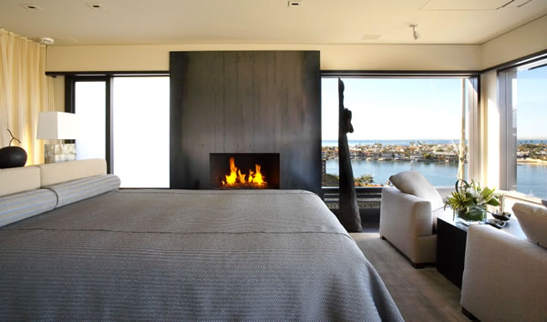 bedspread with bolster pillows